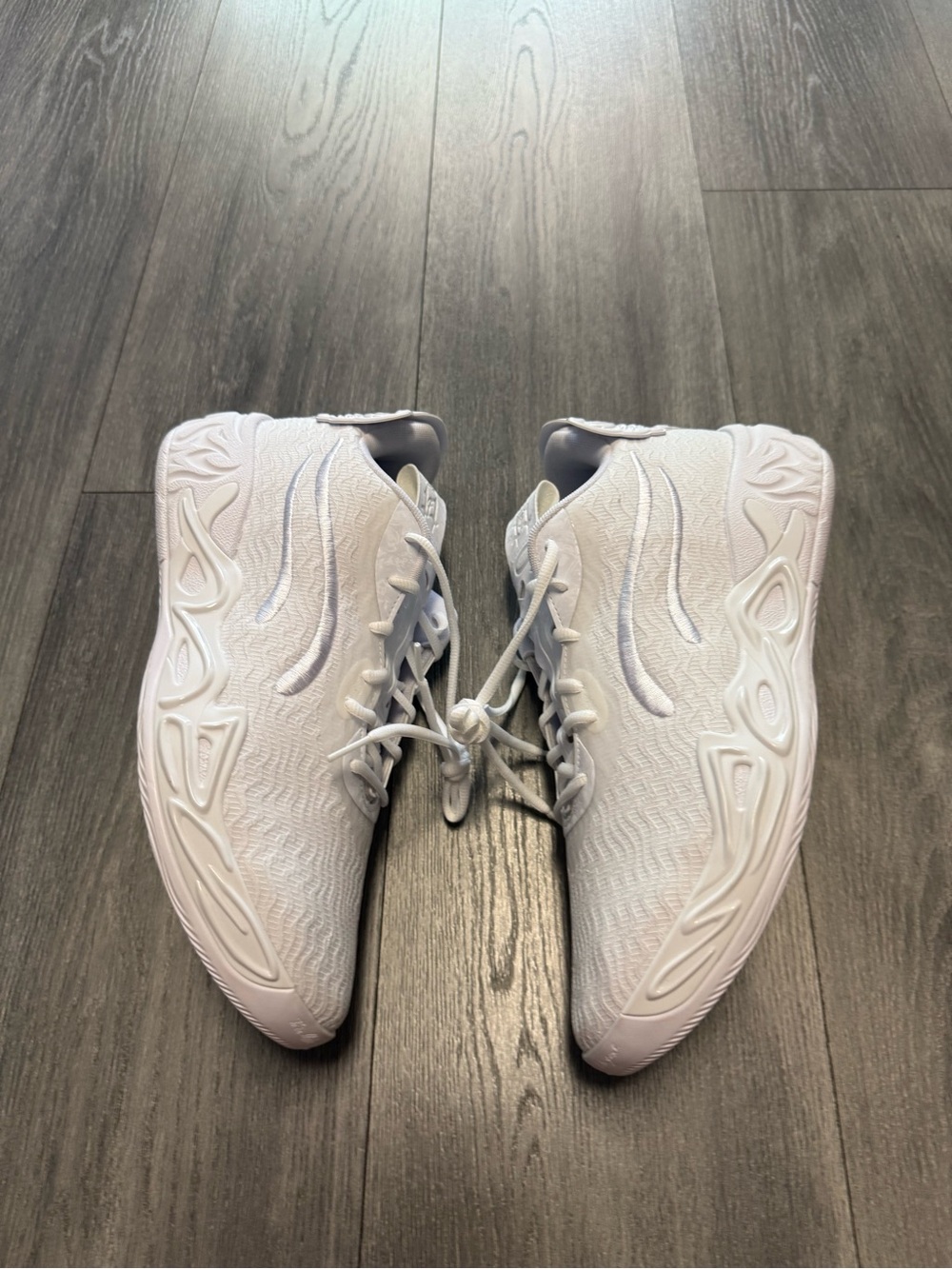 Puma LaMelo Ball MB.04 Lo Ice White Basketball Shoes 311319-01 Men's Size 10 New